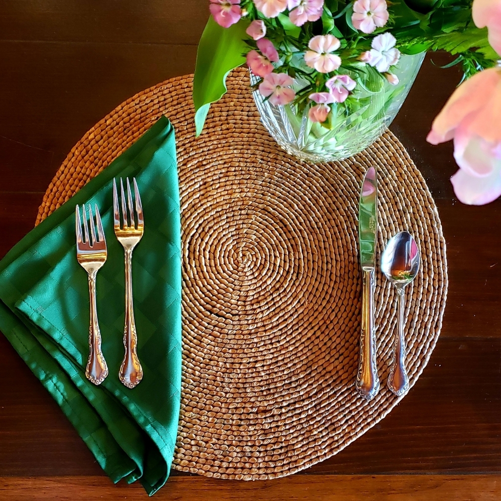 QUEEN'S COURT Japan SS 4-Piece Place Setting VTG